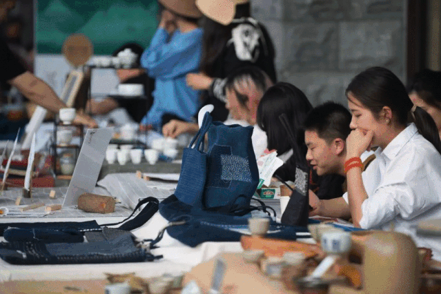 重阳登山祈福_重阳节登山祝福语_登山祈福重阳节图片