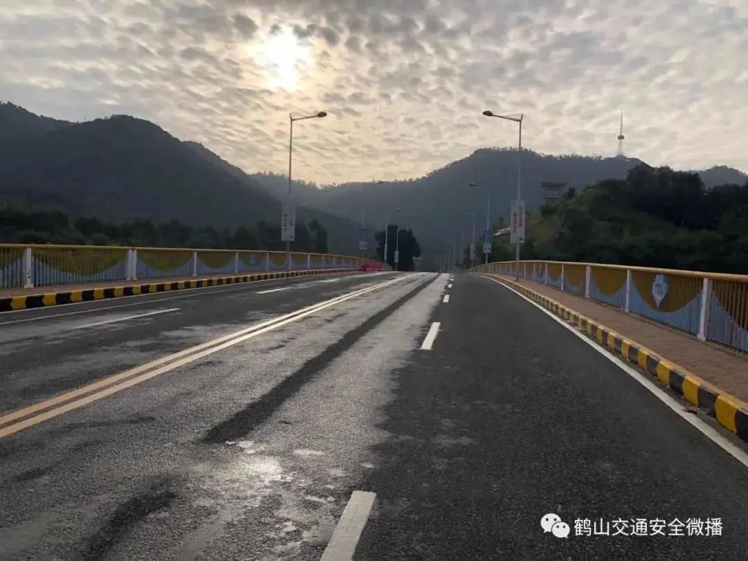重阳登山寓意什么_重阳登山祈福_登山祈福重阳节图片