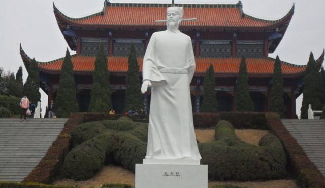 十八滩头一叶身_一叶生落_一身梧叶一身秋的意思